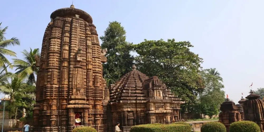 भुवनेश्वर: गुफाओं से गूंजती विरासत, मंदिरों में बसता विश्वास