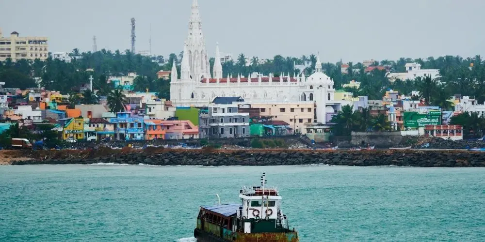 कन्याकुमारी: धरती का आख़िरी किनारा जहाँ तीन समुद्र गले मिलते हैं