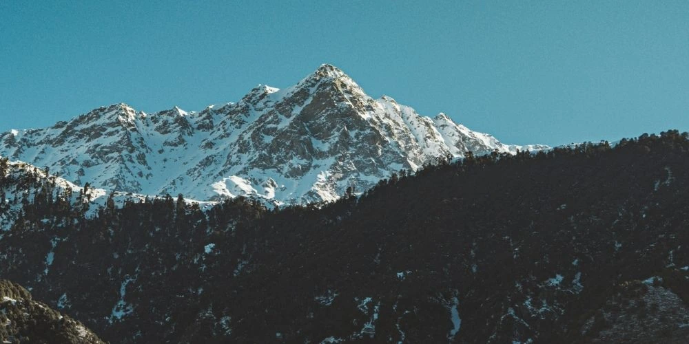 मैक्लोडगंज ट्रैवल गाइड: धर्मशाला के ऊपर बसा दलाई लामा का शहर