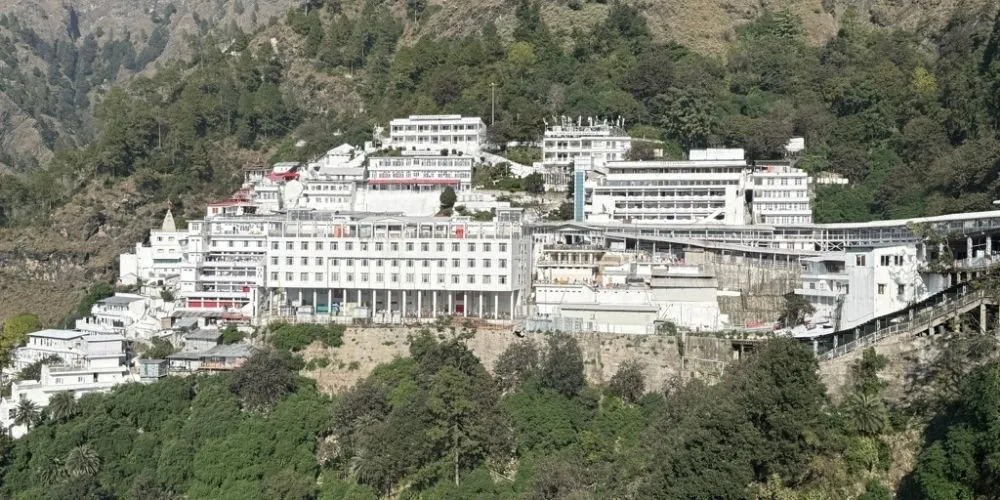 कटरा: माता वैष्णो देवी के दिव्य धाम का प्रवेश द्वार