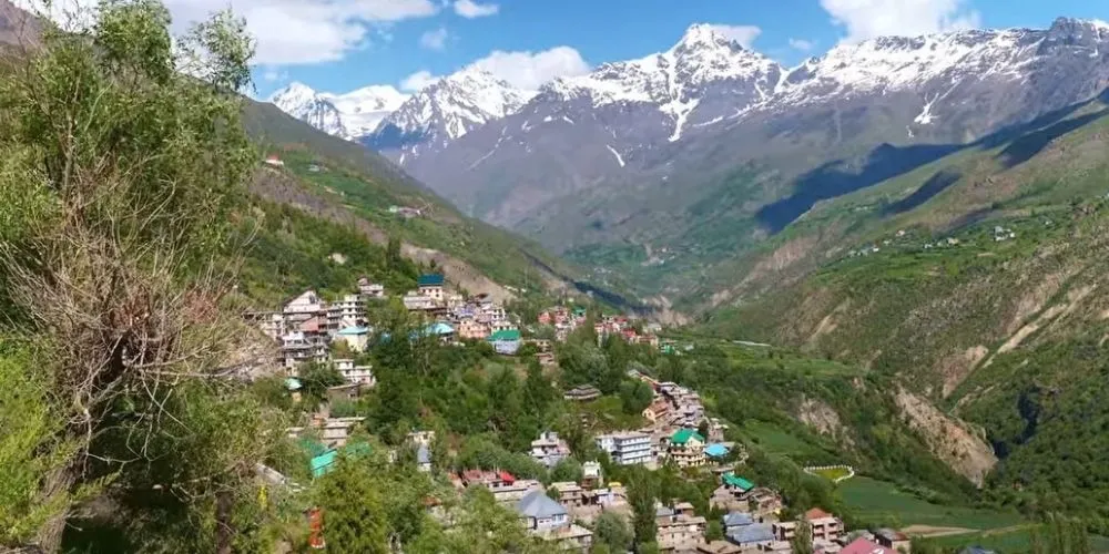 केलांग: लाहौल घाटी की ऊंचाइयों पर बसा हिमालय का शांत और खूबसूरत ठिकाना